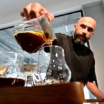 Cà phê Dubai: Trải nghiệm ly cà phê thượng hạng giá gần 1.000 USD