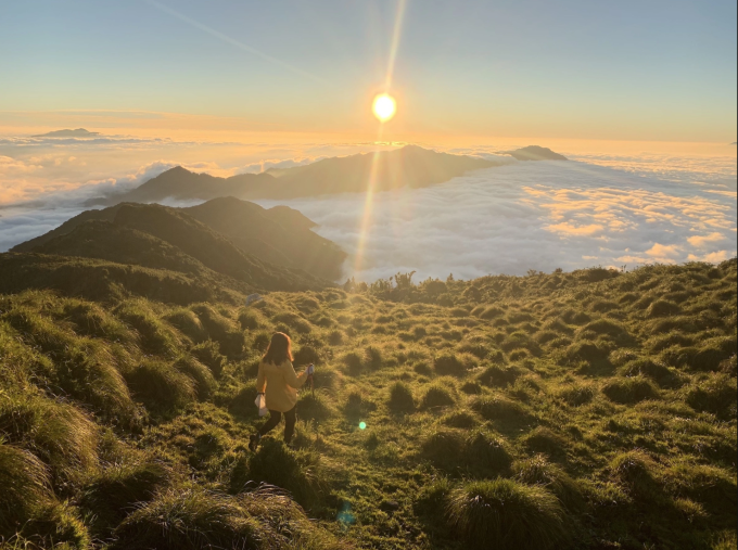 Hoàng hôn trên đỉnh Lùng Cúng. Ảnh: Đức Hùng