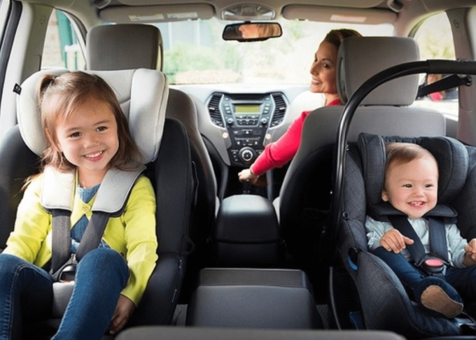 Chính phủ Mỹ dành hơn một thập kỷ tuyên truyền, miễn phạt để người dân làm quen với quy định phải có ghế dành cho trẻ em trên ôtô. Ảnh minh họa: Comsumer Report