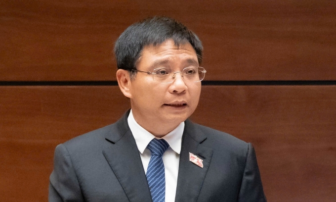 Bộ trưởng Tài chính Nguyễn Văn Thắng giải trình tại phiên họp 18/11. Ảnh: Media Quốc hội