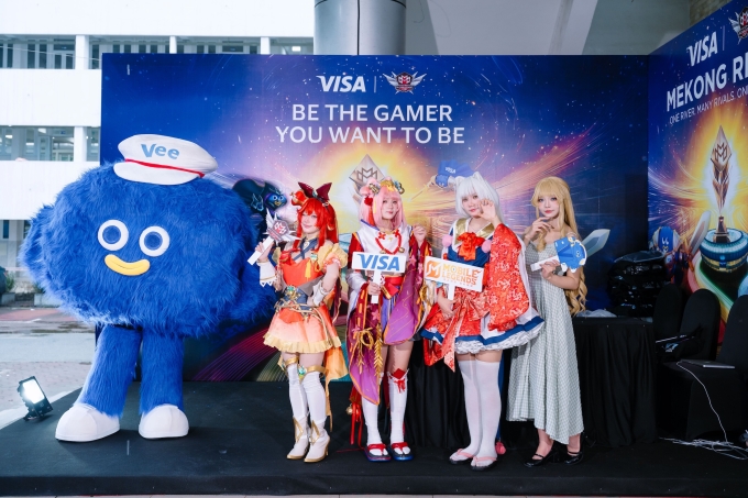 Nhóm bạn trẻ mặc trang phục tạo hình nhân vật game khi tham dự MCCM mùa 6. Ảnh: MCCM