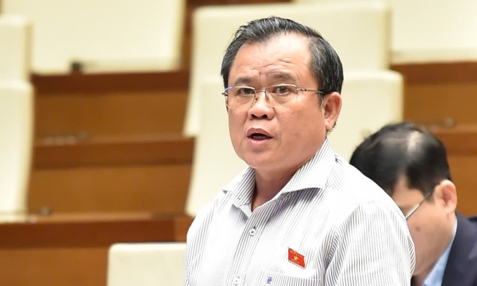 Đại biểu Nguyễn Tâm Hùng phát biểu chiều 12/11. Ảnh: Media Quốc hội