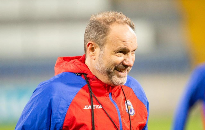 HLV Sebastien Migne chưa từng đến Haiti dù được bổ nhiệm làm HLV đội tuyển nước này từ năm 2024. Ảnh: Le Nouvelliste