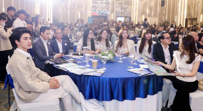 Diễn viên Bình An tại sự kiện tìm hiểu Izumi City.