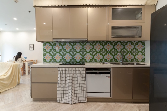 Tủ bếp của chị Ngọc Anh vốn Ảnh: Bích Phương