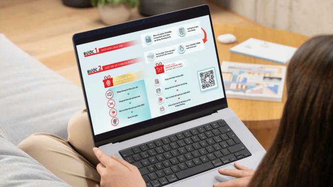 Người dùng tìm hiểu các bước tham gia chương trình. Ảnh Toshiba