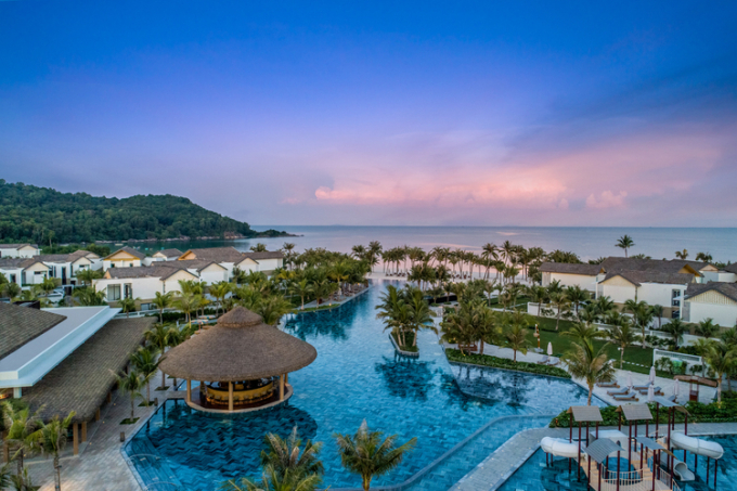 New World Phu Quoc Resort bên bãi biển hoang sơ phía Nam Đảo. Ảnh: Sun PhuQuoc Airways
