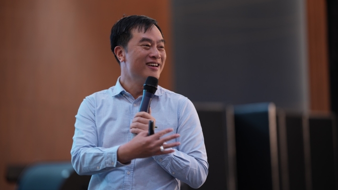 Ông Phạm Duy Hiếu chia sẻ tại hội thảo. Ảnh: BTC