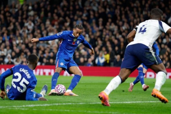 Chelsea thắng Tottenham dễ dàng trong trận derby London