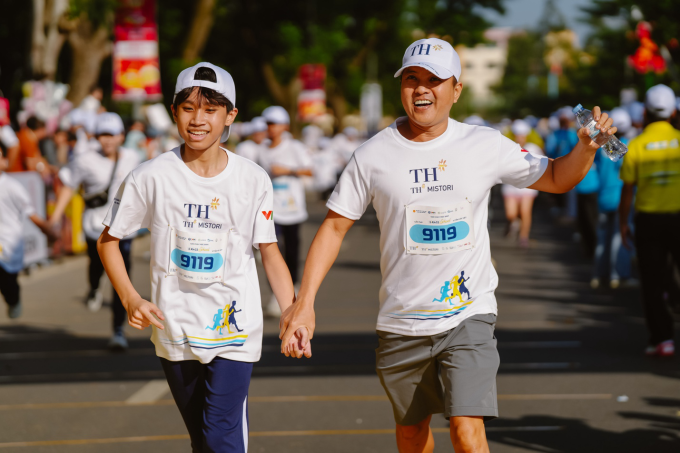 Niềm vui của runner trên đường chạy. Ảnh: BTC