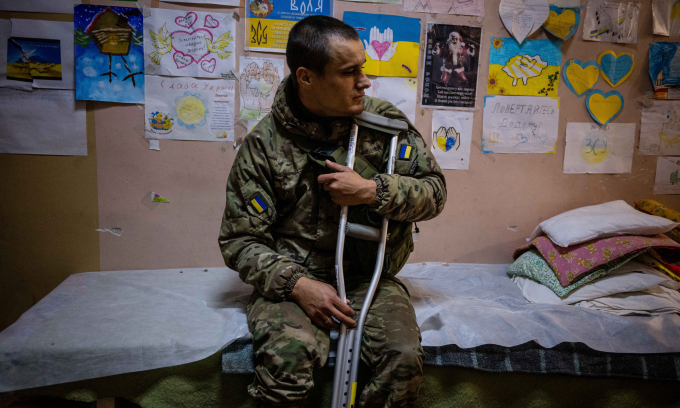 Quân nhân Ukraine tại bệnh viện dã chiến ở tỉnh Donetsk hồi năm 2024. Ảnh: AFP