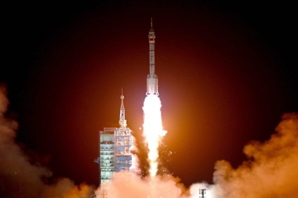 Phi hành gia trẻ nhất lên trạm Thiên Cung trên tàu Trung Quốc