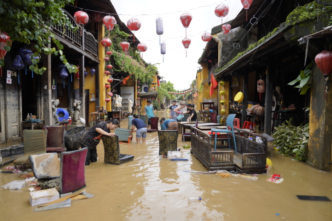 Hội An ngổn ngang sau lũ lịch sử, sáng 31/10/2025. Ảnh: Nguyễn Đông