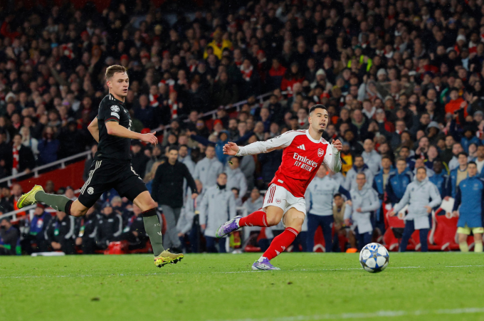 Gabriel Martinelli sút vào lưới trống ấn định tỷ số 3-1. Ảnh: The Guardian