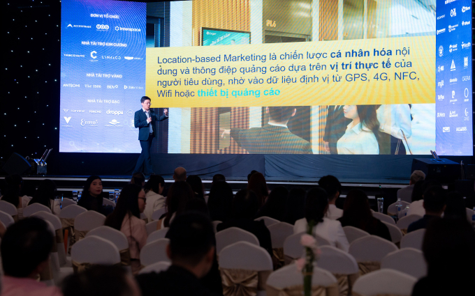 Ông Lê Viết Hải Sơn trình bày chủ đề Location-based Marketing (Tiếp thị dựa trên vị trí). Ảnh: Chicilon Digital Media