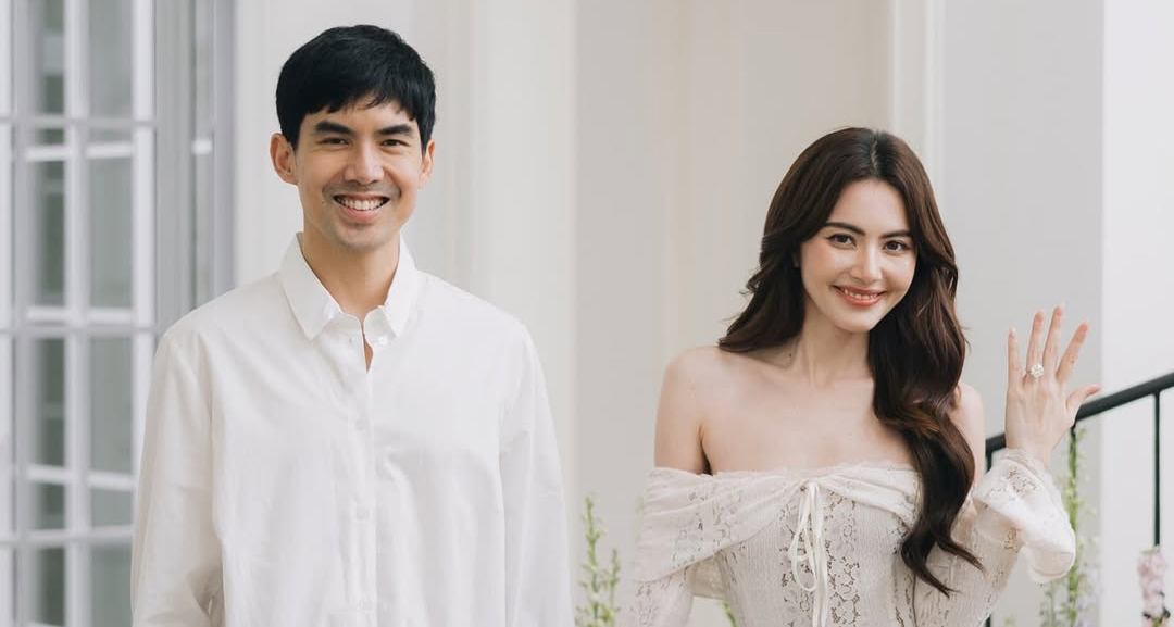 Bạn trai cầu hôn Mai Davika