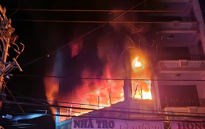 Căn nhà 4 tầng tại phường Nha Trang cháy lúc rạng sáng 15/11. Ảnh: Công an tỉnh Khánh Hòa