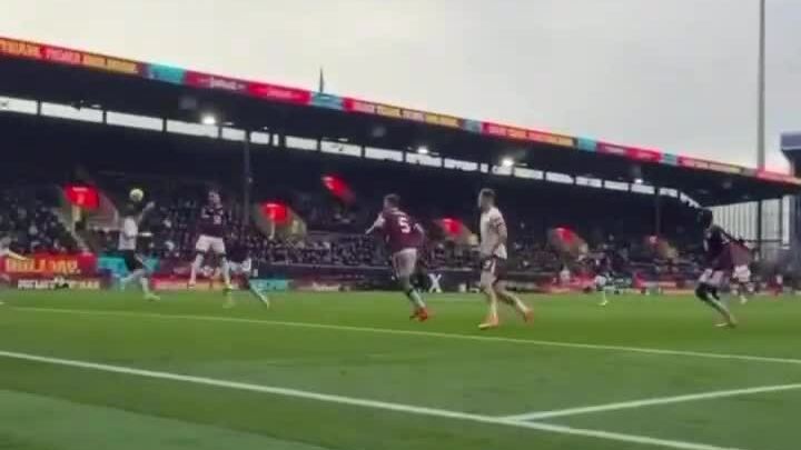 Chelsea trở lại nhì bảng Ngoại hạng Anh