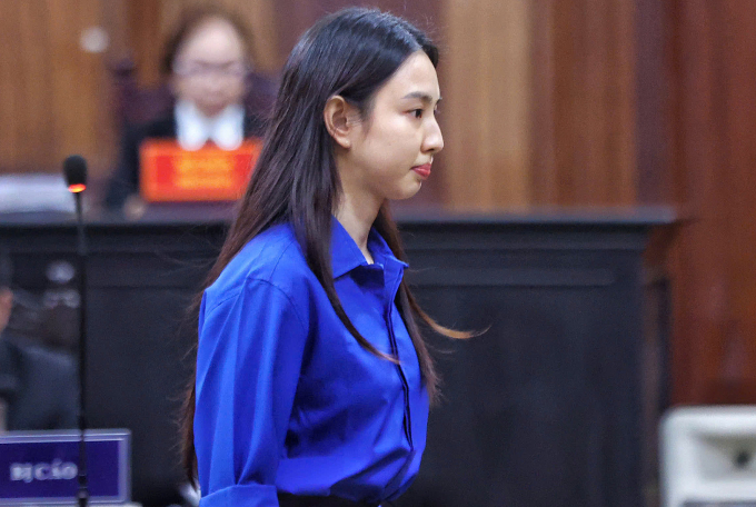 Hoa hậu Thùy Tiên sau khi nói lời sau cùng. Ảnh: Quỳnh Trần