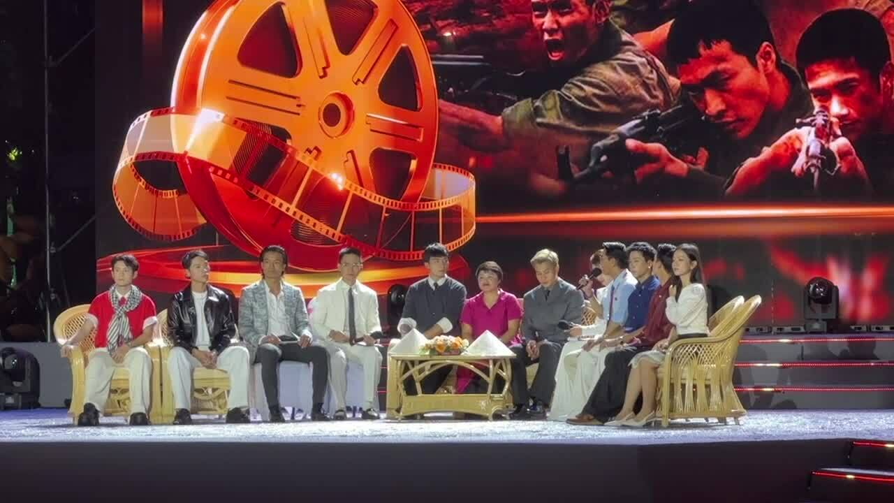 Diễn viên Hứa Vĩ Văn nói về niềm tự hào khi đóng phim "Mưa đỏ"