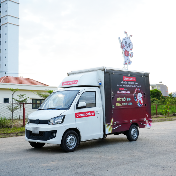 Trạm công nghệ kết hợp vệ sinh thiết bị và mua sắm Điện Thoại Vui. Ảnh: Điện Thoại Vui