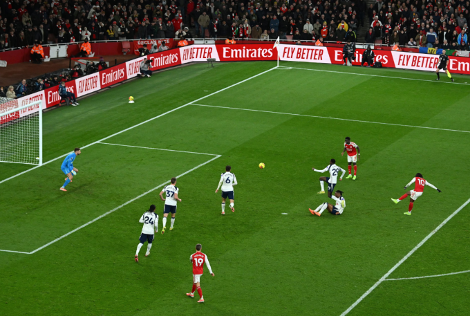 Eberechi Eze ghi bàn hoàn tất cú hat-trick và ấn định tỷ số. Ảnh: Arsenal FC