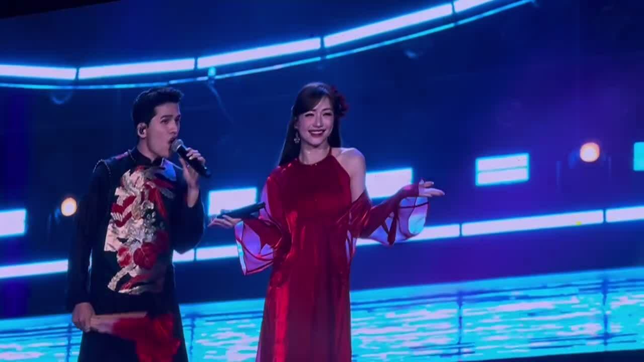 Hòa Minzy xuất hiện trong live concert Quốc Thiên 