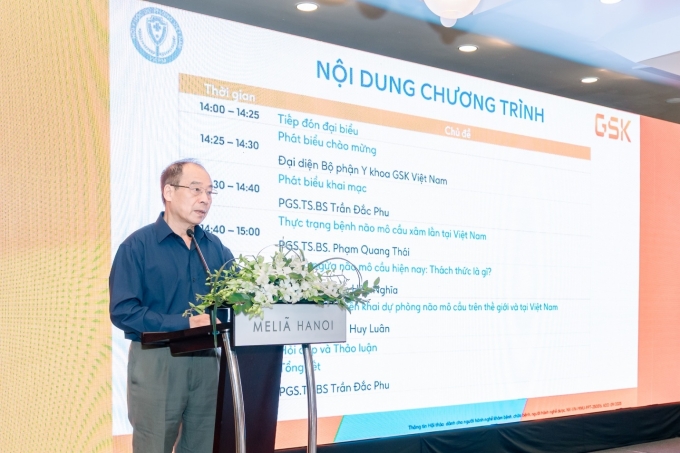 PGS.TS.BS Trần Đắc Phu nhấn mạnh tầm quan trọng của việc chủ động chủng ngừa não mô cầu. Ảnh: GSK