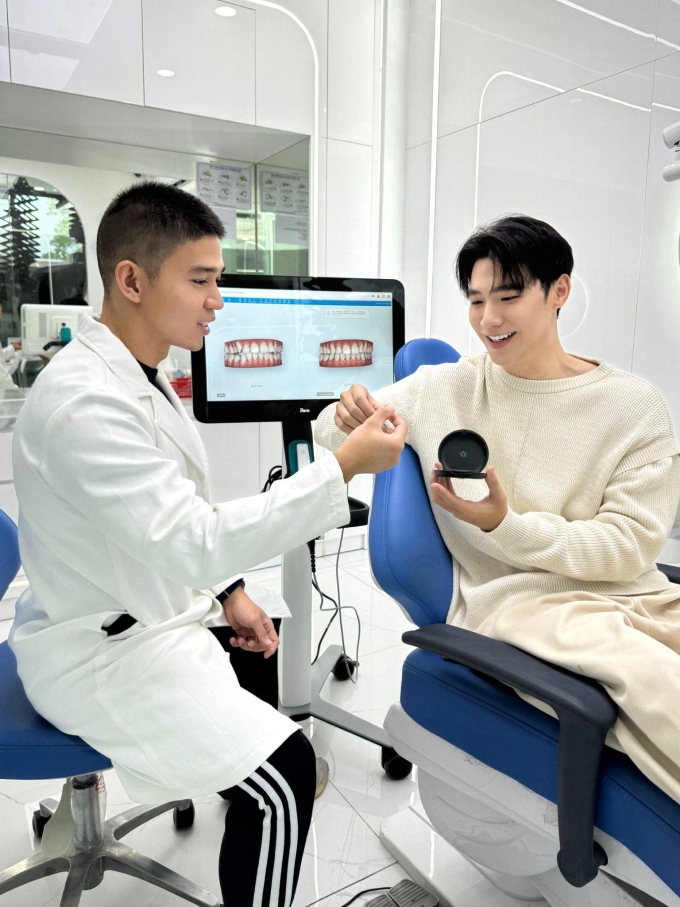 Niềng răng trong suốt giúp nhiều nam giới lẫn phái nữ tự tin hơn. Ảnh: Dr Tony Dental