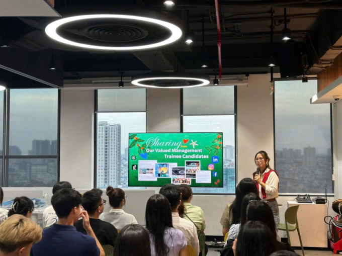 Nhiều chương trình đào tạo nội bộ được triển khai cho nhân sự. Ảnh: Starbucks Vietnam