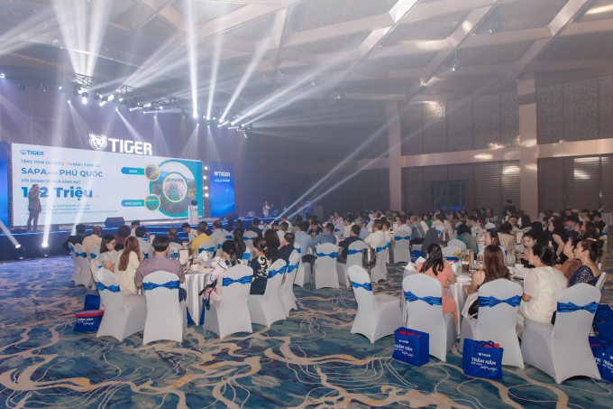 Các nhà phân phối và đại lý tham gia Đêm hội Tiger. Ảnh: Tiger Marketing Việt Nam