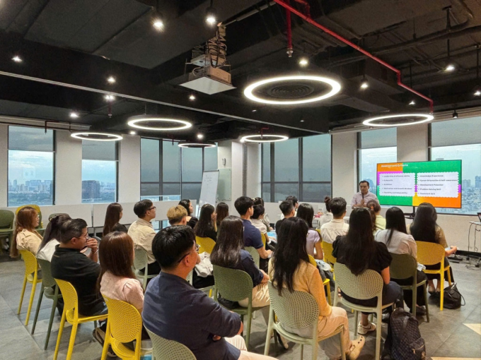 Chương trình đào tạo được thực hiện nhằm tạo đường dài cho thế hệ lãnh đạo mới. Ảnh: Starbucks Vietnam