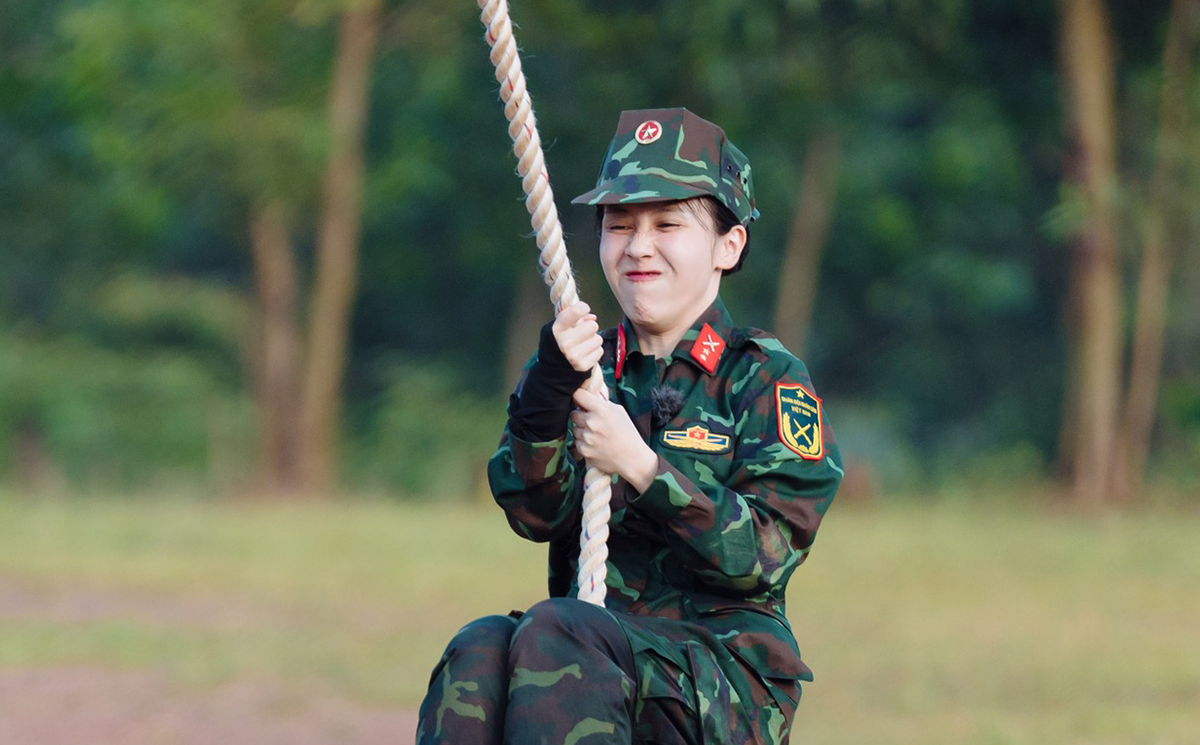 Jun Phạm, Diệu Nhi trong thử thách leo dây ngang