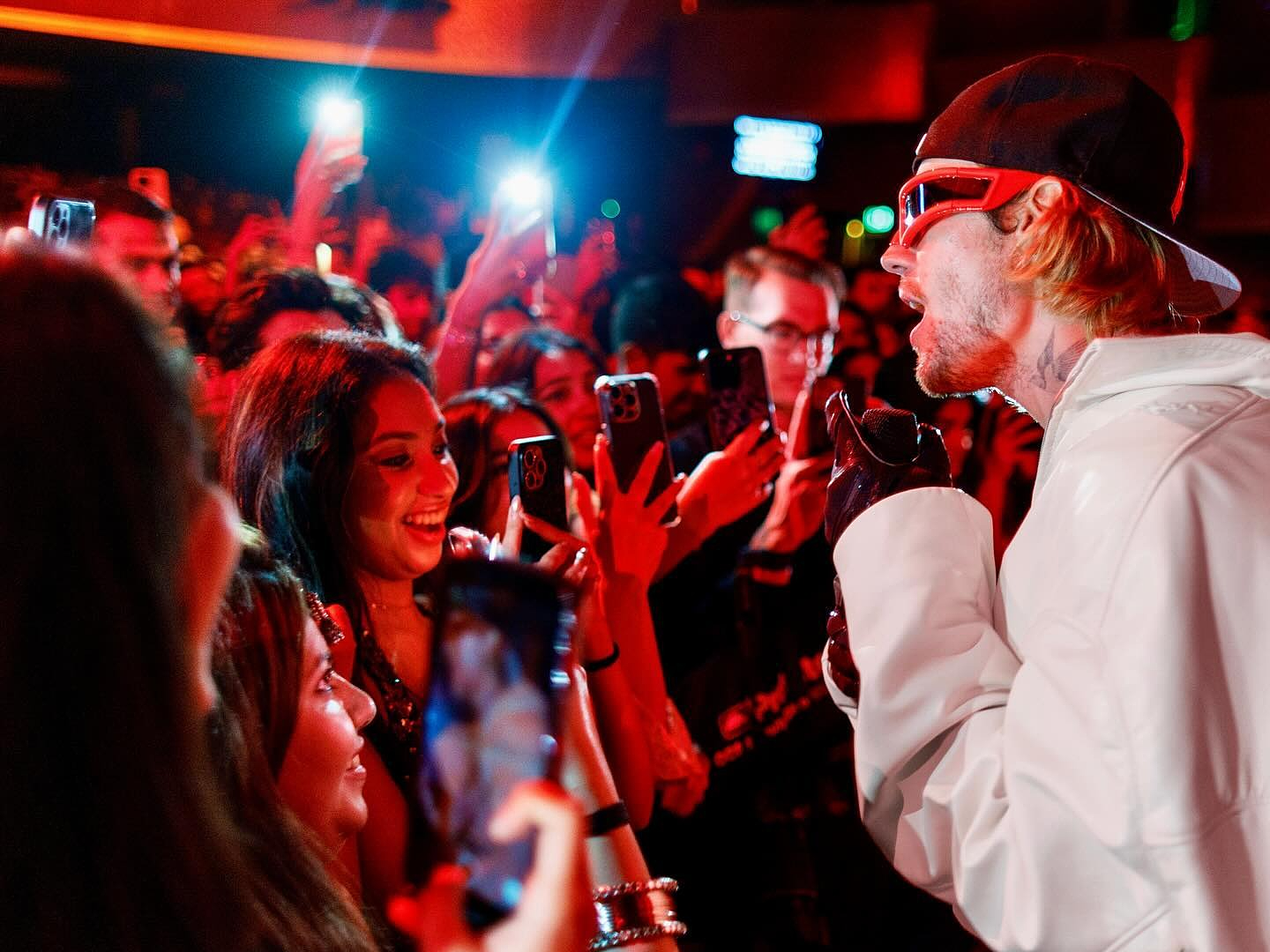 Justin Bieber hát bài "Baby" tại đám cưới con trai tỷ phú