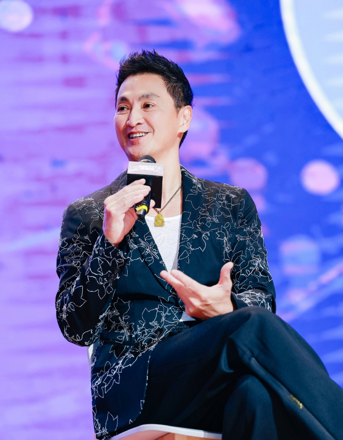 Tham gia sự kiện tổ chức tháng 10, Hà Gia Kính được khán giả nhận xét trẻ so với tuổi. Ảnh: St Headline