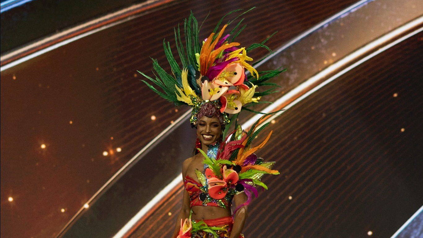 Miss Jamaica trong phần thi trang phục dân tộc