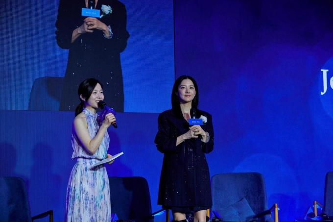 Sự kiện có mặt của nữ diễn viên Nàng Dae Jang Geum Lee Young Ae - Đại sứ thương hiệu toàn cầu của Jeisys Medical Group (bên phải) Ảnh: Thế giới Sắc đẹp