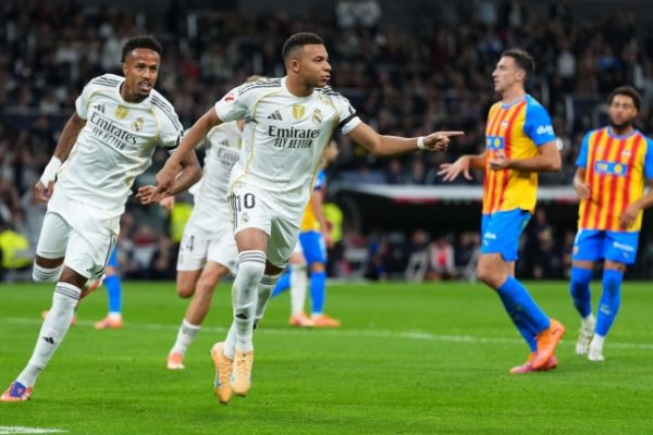 Mbappe đưa Real Madrid bỏ xa Barca