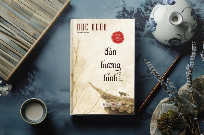 Sách 504 trang, ra mắt hôm 24/11. Ảnh: Huy Hoàng Bookstore