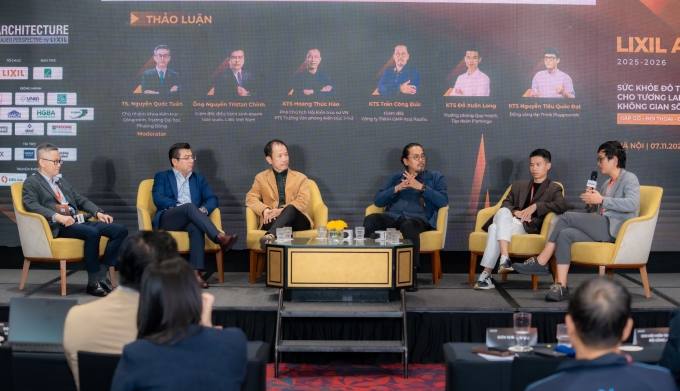 Các bên cùng chia sẻ góc nhìn trong phần thảo luận mở. Ảnh: Lixil Việt Nam
