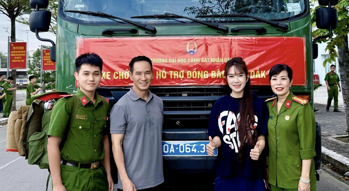 Vợ chồng Lý Hải tổ chức chuyến xe vận chuyển nhu yếu phẩm