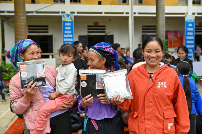 Người dân vùng cao tham gia các chiến dịch của nhãn hàng. Ảnh: Uniqlo