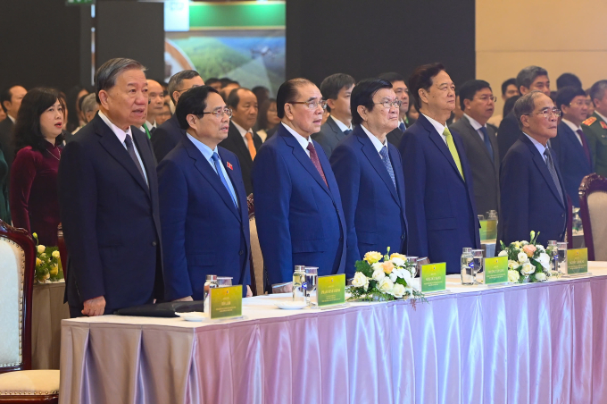 Lãnh đạo và nguyên lãnh đạo Đảng, Nhà nước tại buổi lễ. Ảnh: Hoàng Phong
