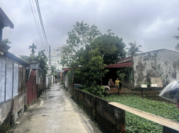 Xóm Lựng nằm trong dự án treo đã 22 năm. Ảnh: Lê Tân