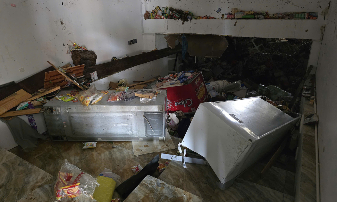 Tài sản của người dân hư hỏng sau lũ quét. Ảnh: Thái An