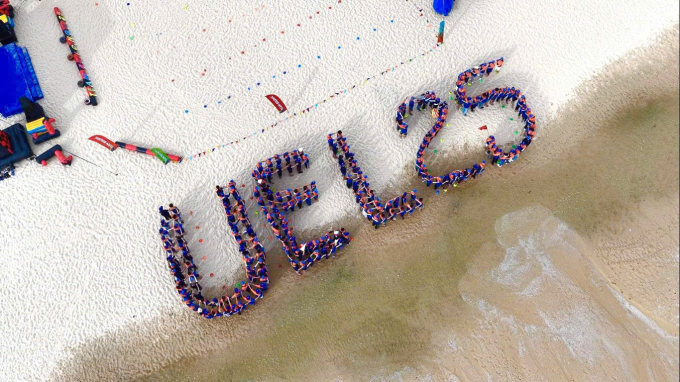 Các thầy cô tại UEL cùng tham gia hoạt động kỷ niệm chào mừng 25 năm thành lập trường vào tháng 11 vừa qua. Ảnh: UEL